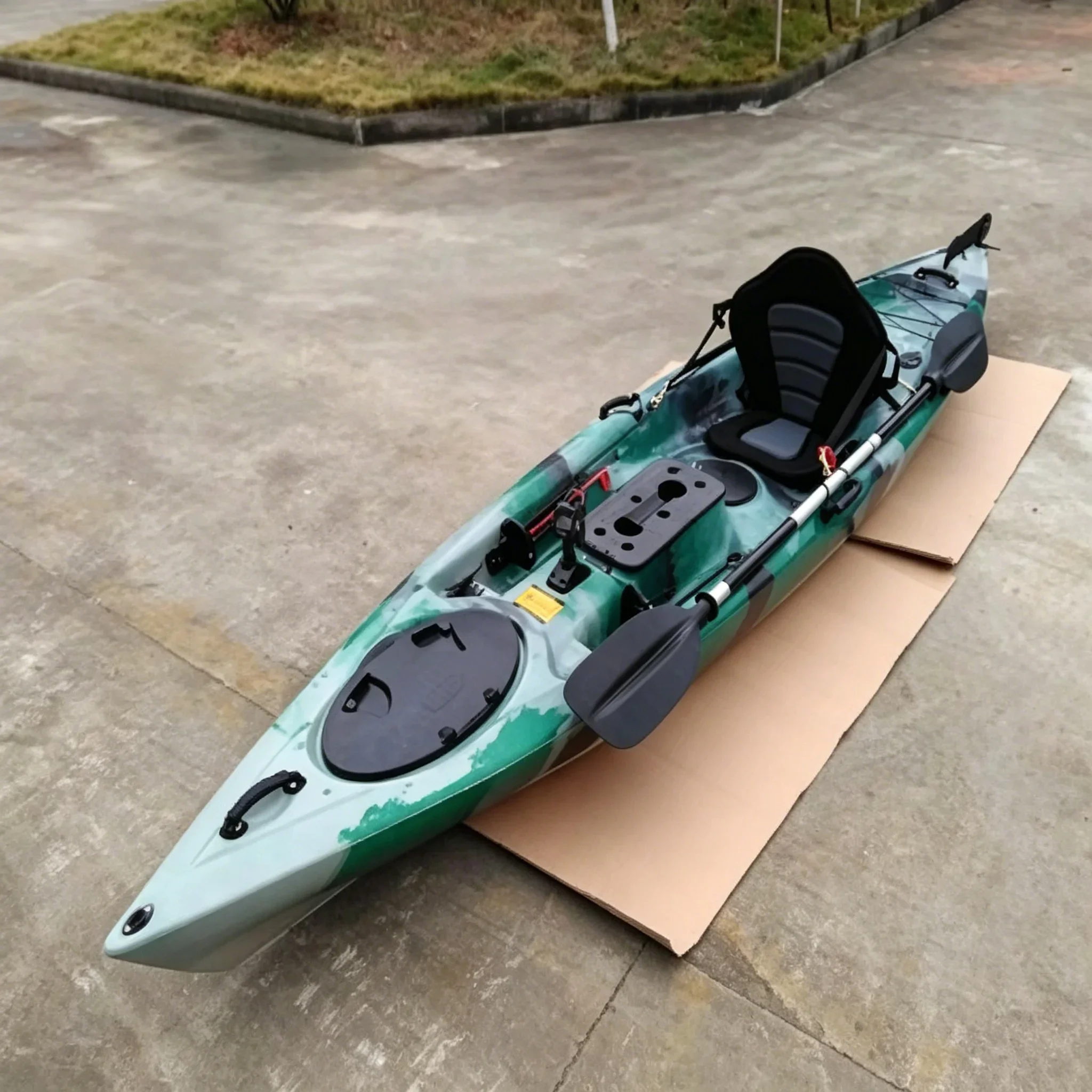 一人用ポリエチレン製ペダル駆動式釣り用カヤック。ロッドホルダ - Fishing Kayak Rod Holder のレビューと価格